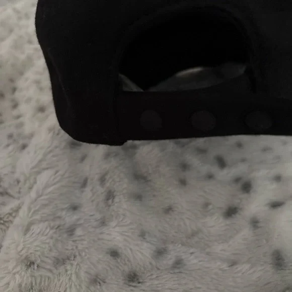 Burberry Black Garment - Picture 2 of 3